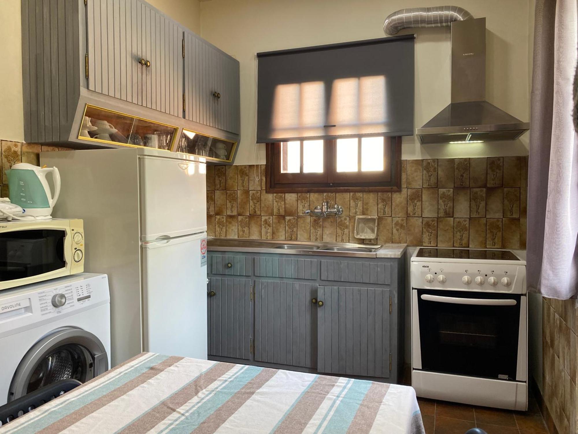 Alexander Apartments Рода Екстериор снимка