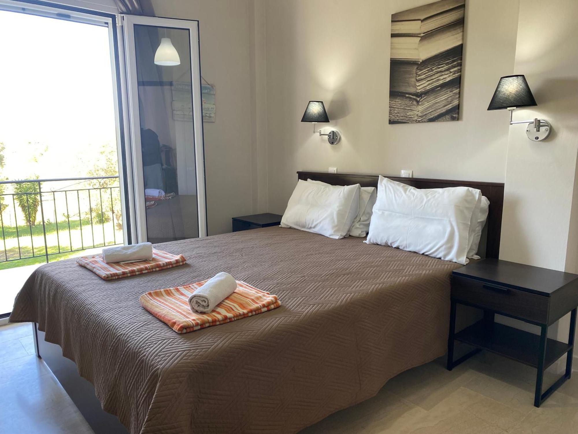 Alexander Apartments Рода Екстериор снимка