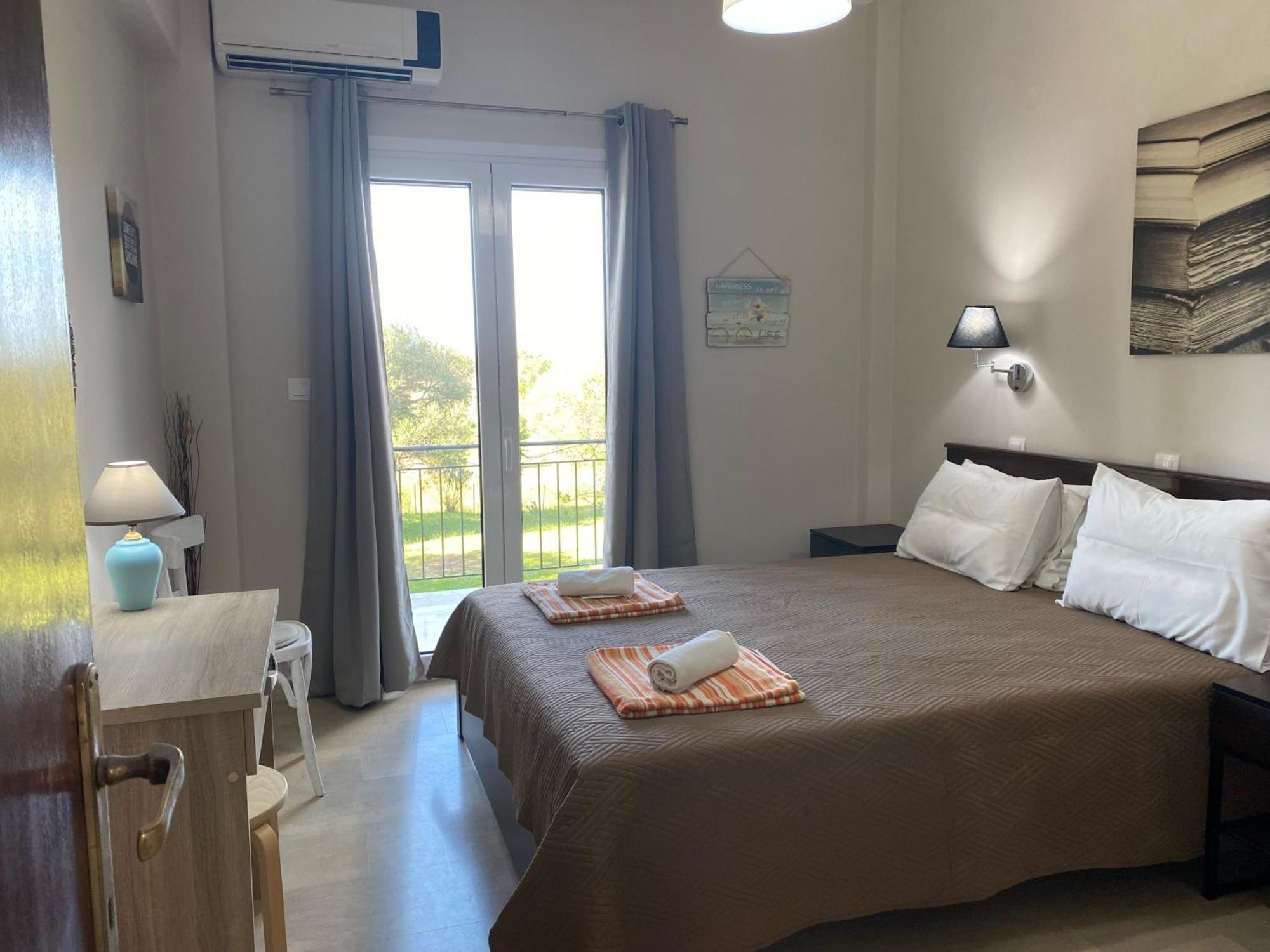 Alexander Apartments Рода Екстериор снимка