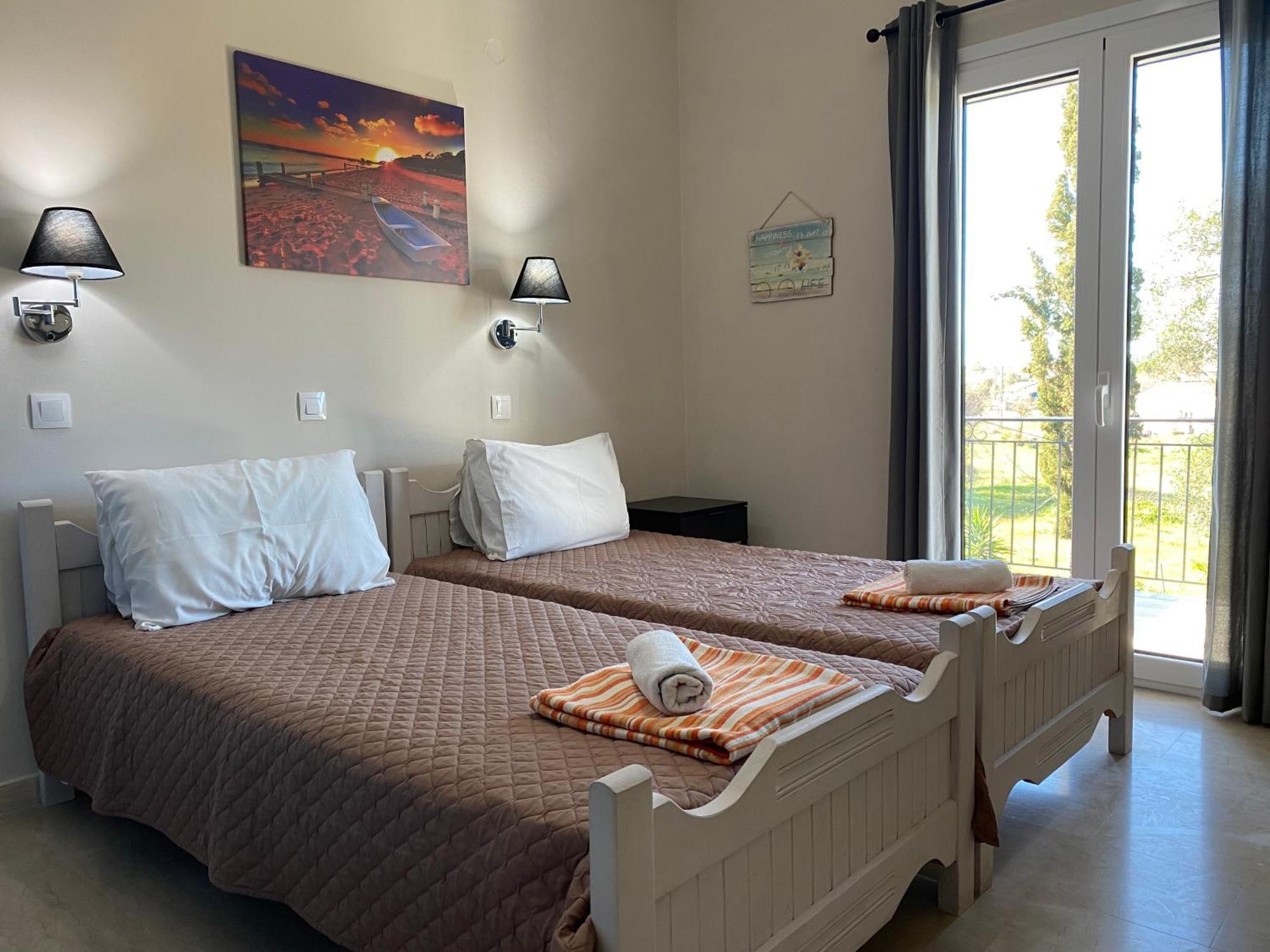 Alexander Apartments Рода Екстериор снимка