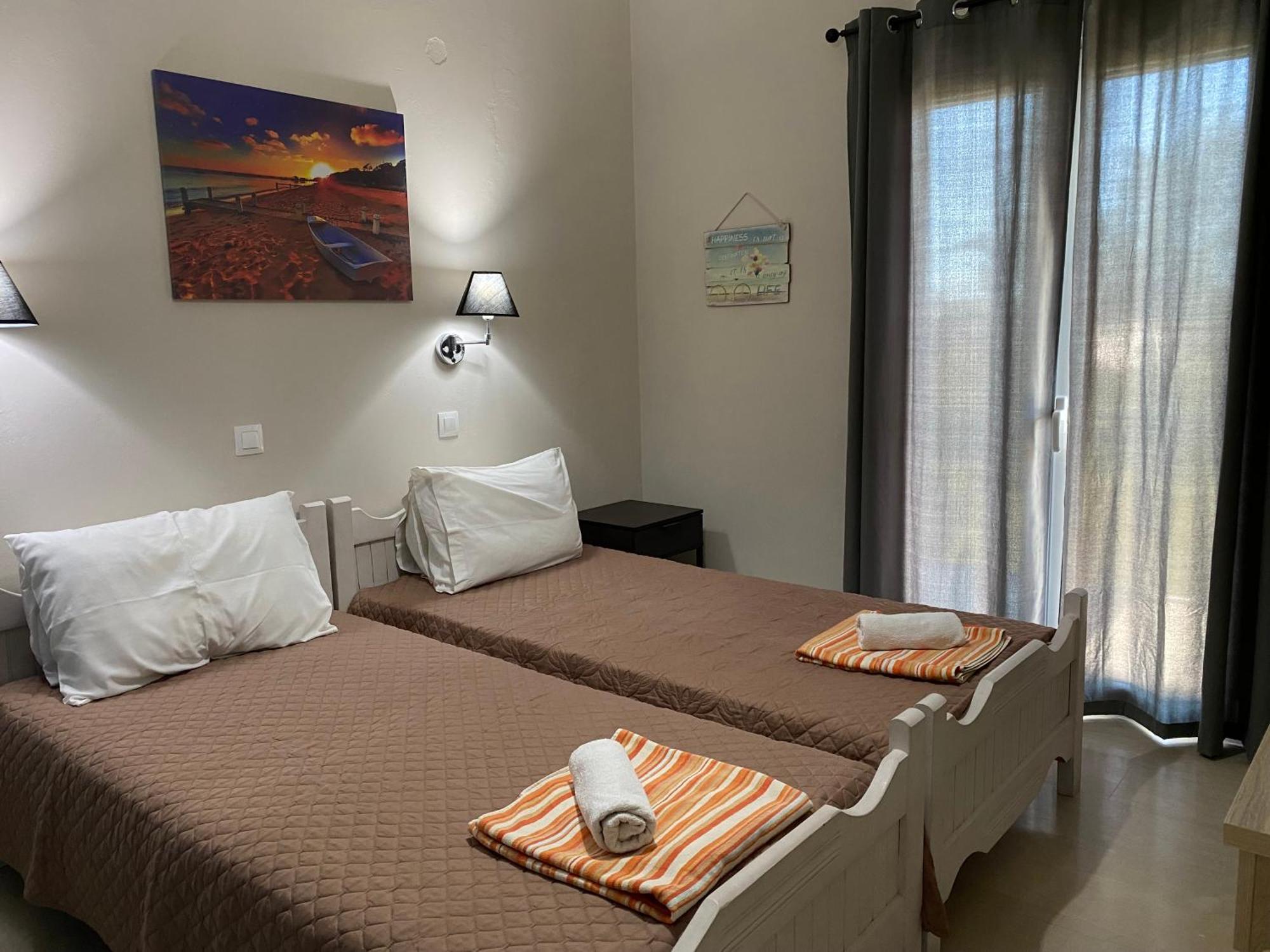 Alexander Apartments Рода Екстериор снимка