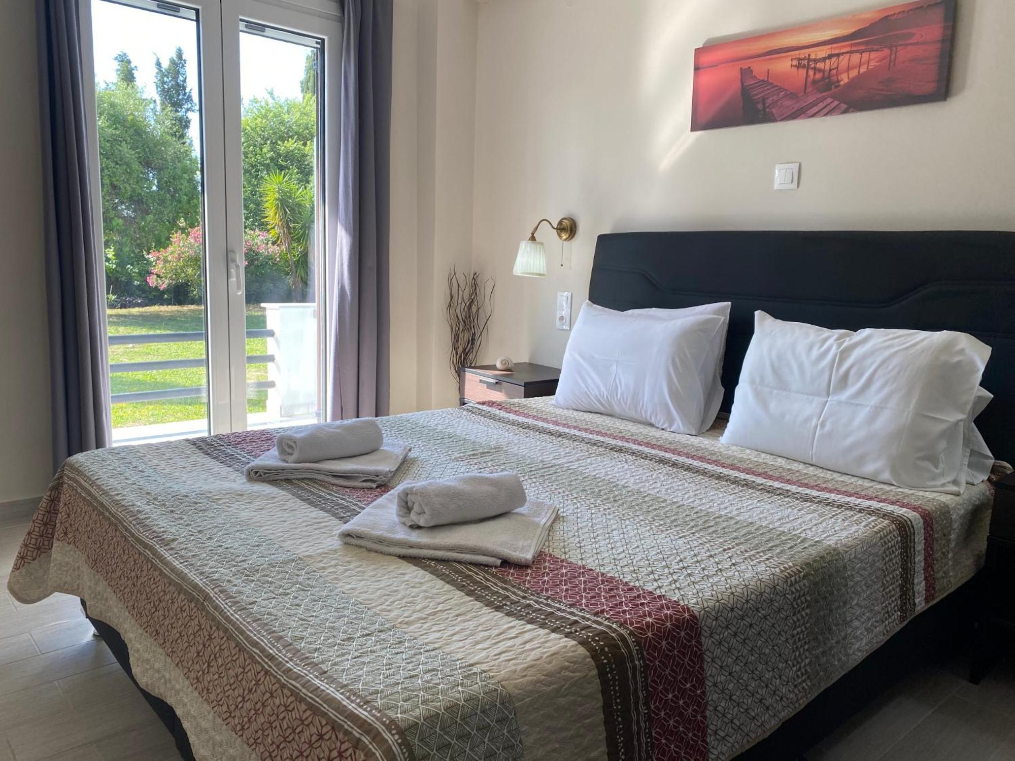 Alexander Apartments Рода Екстериор снимка