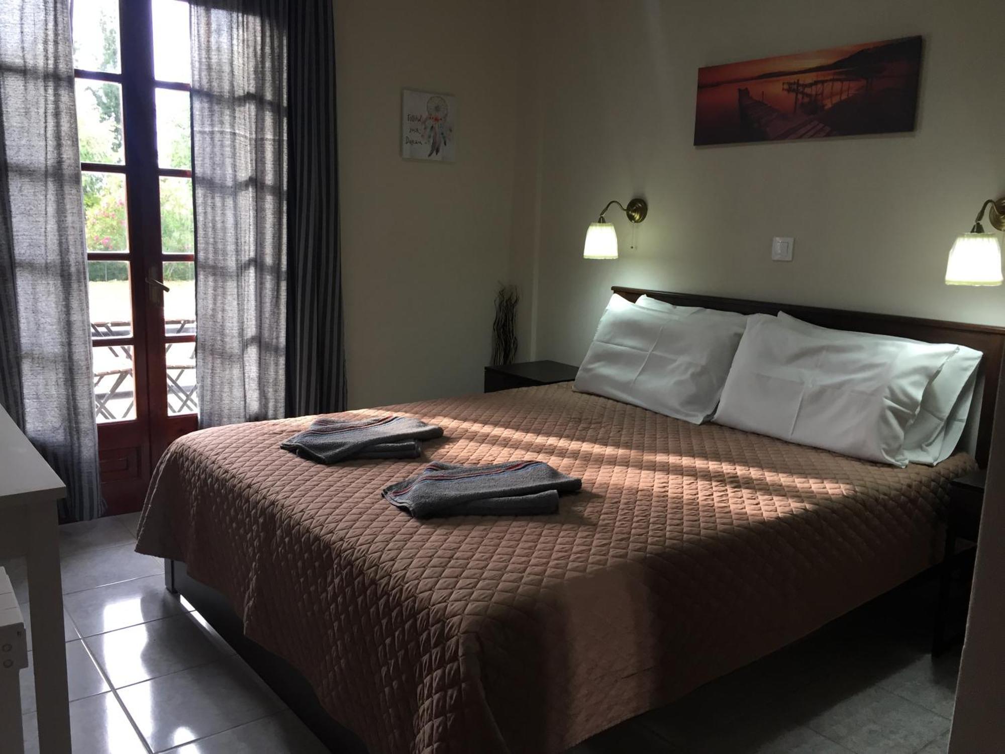Alexander Apartments Рода Екстериор снимка