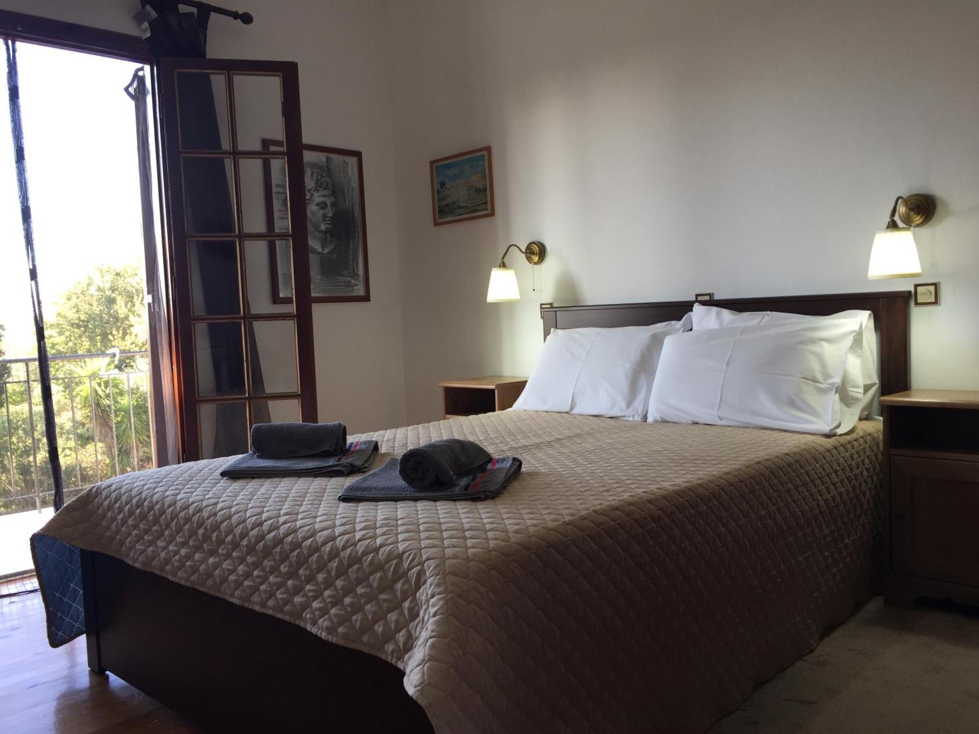 Alexander Apartments Рода Екстериор снимка