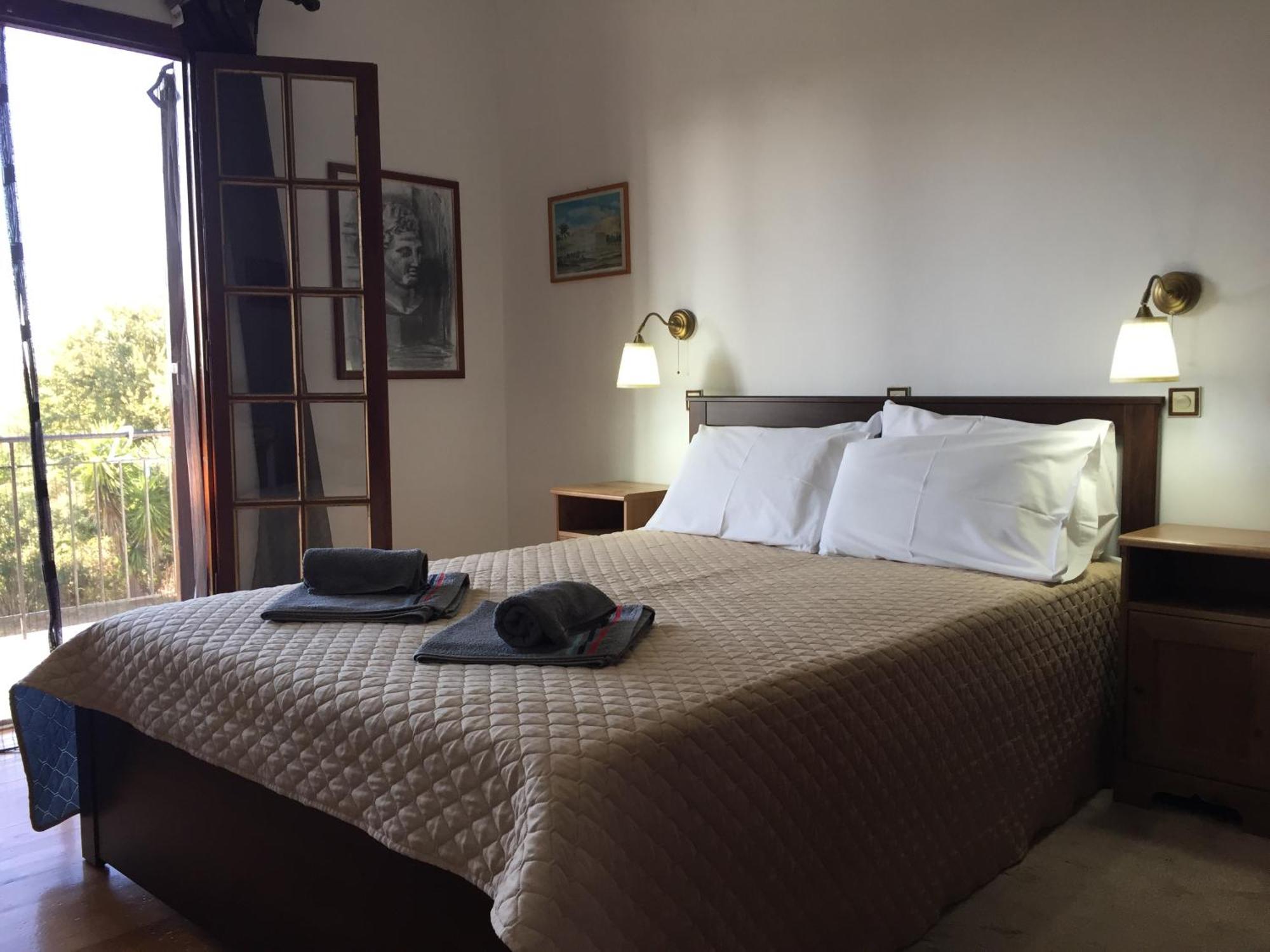 Alexander Apartments Рода Екстериор снимка