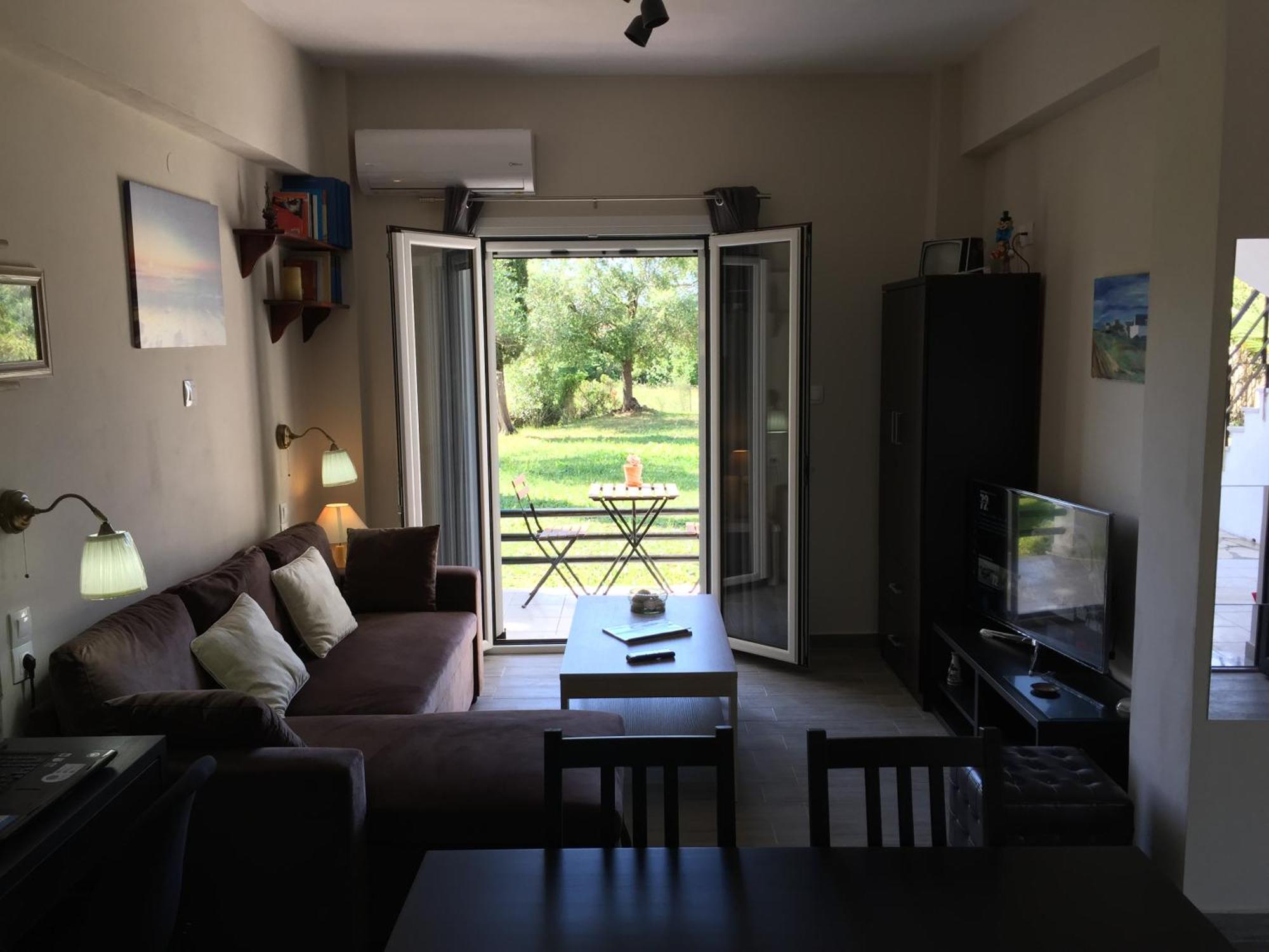 Alexander Apartments Рода Екстериор снимка
