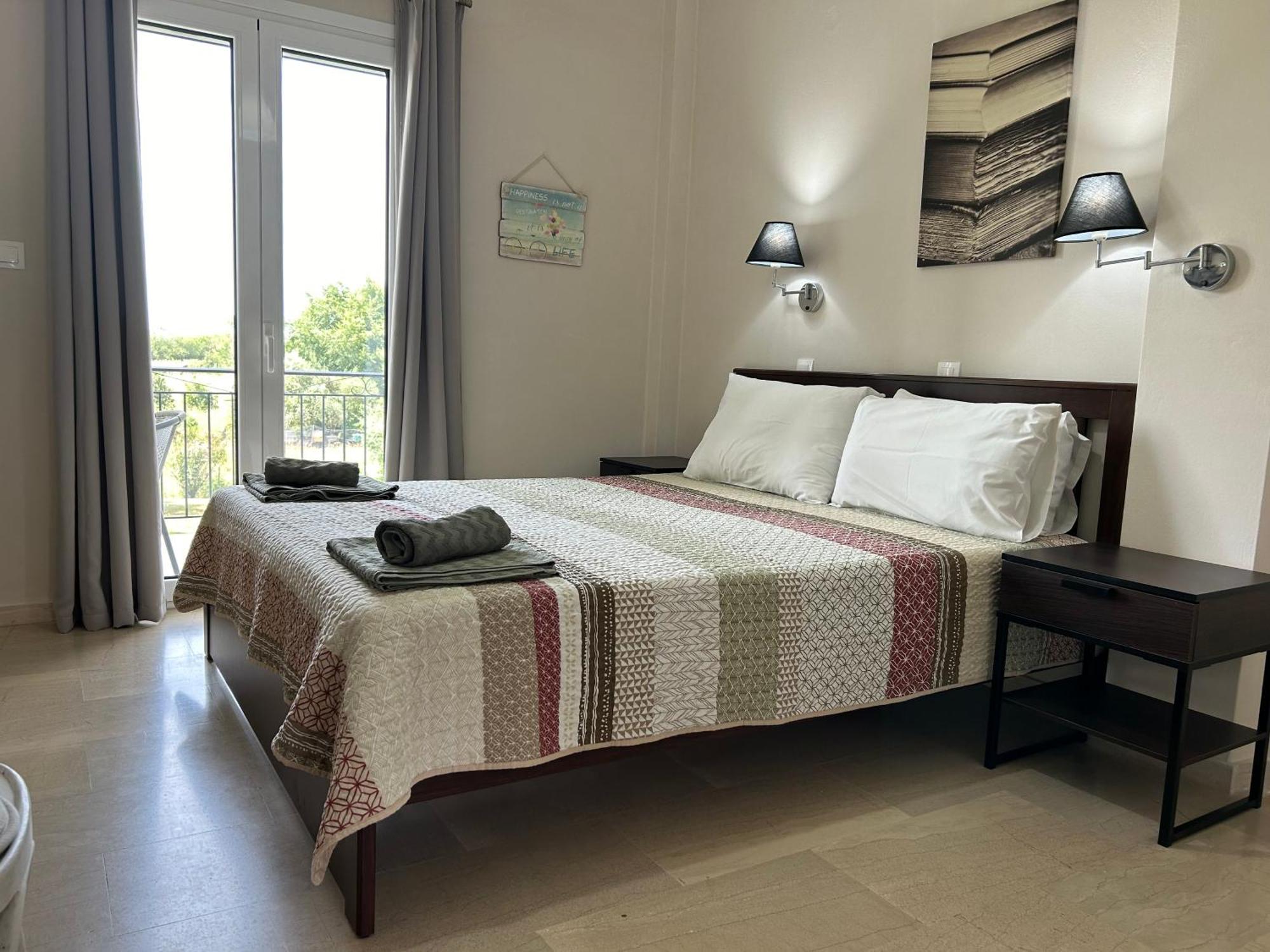 Alexander Apartments Рода Екстериор снимка