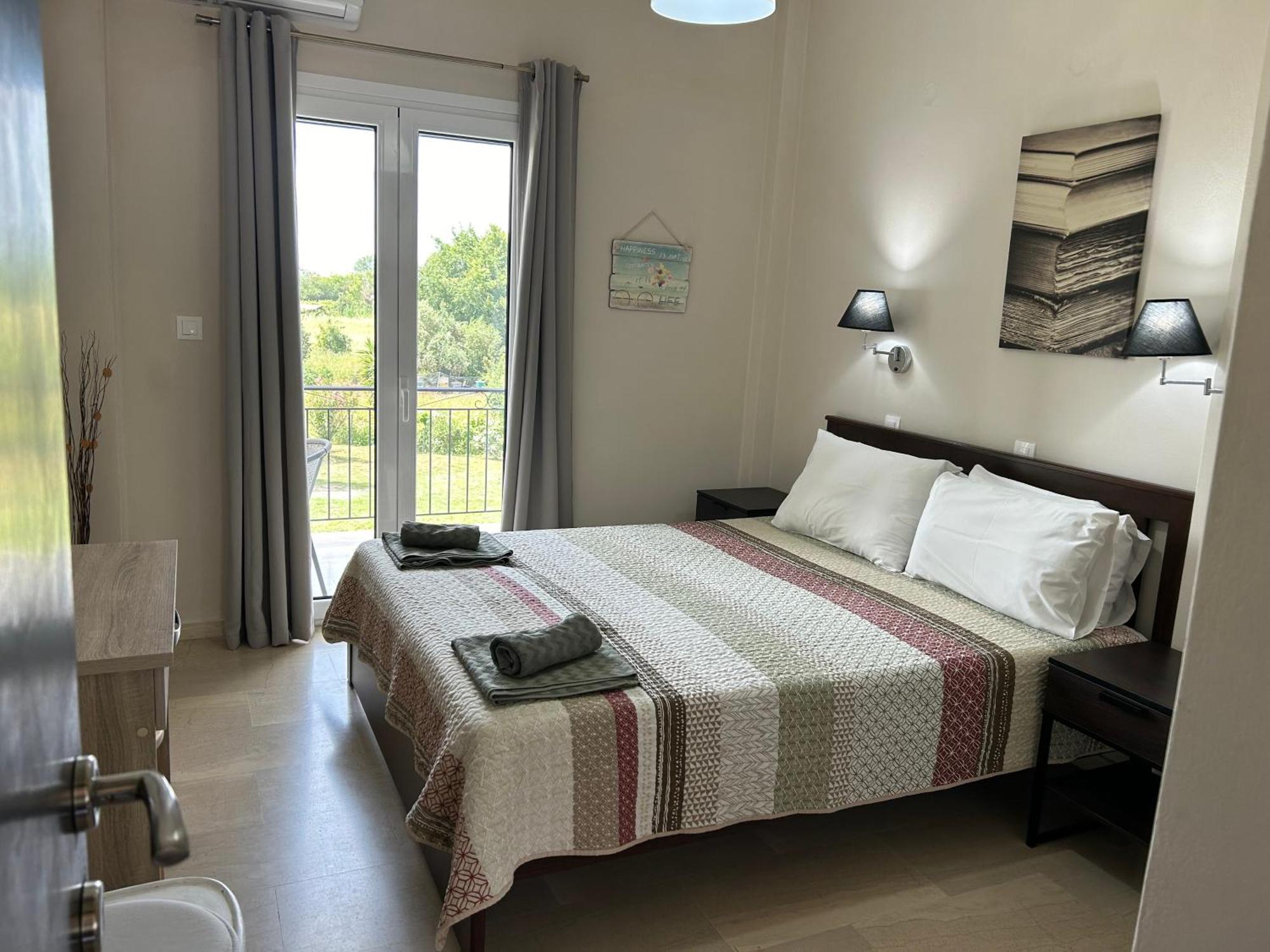 Alexander Apartments Рода Екстериор снимка
